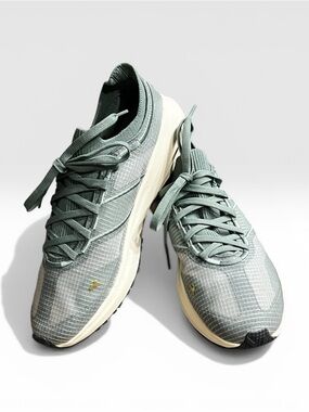 Tracksmith New England Elliot Runner men’s 10 women’s 11.5